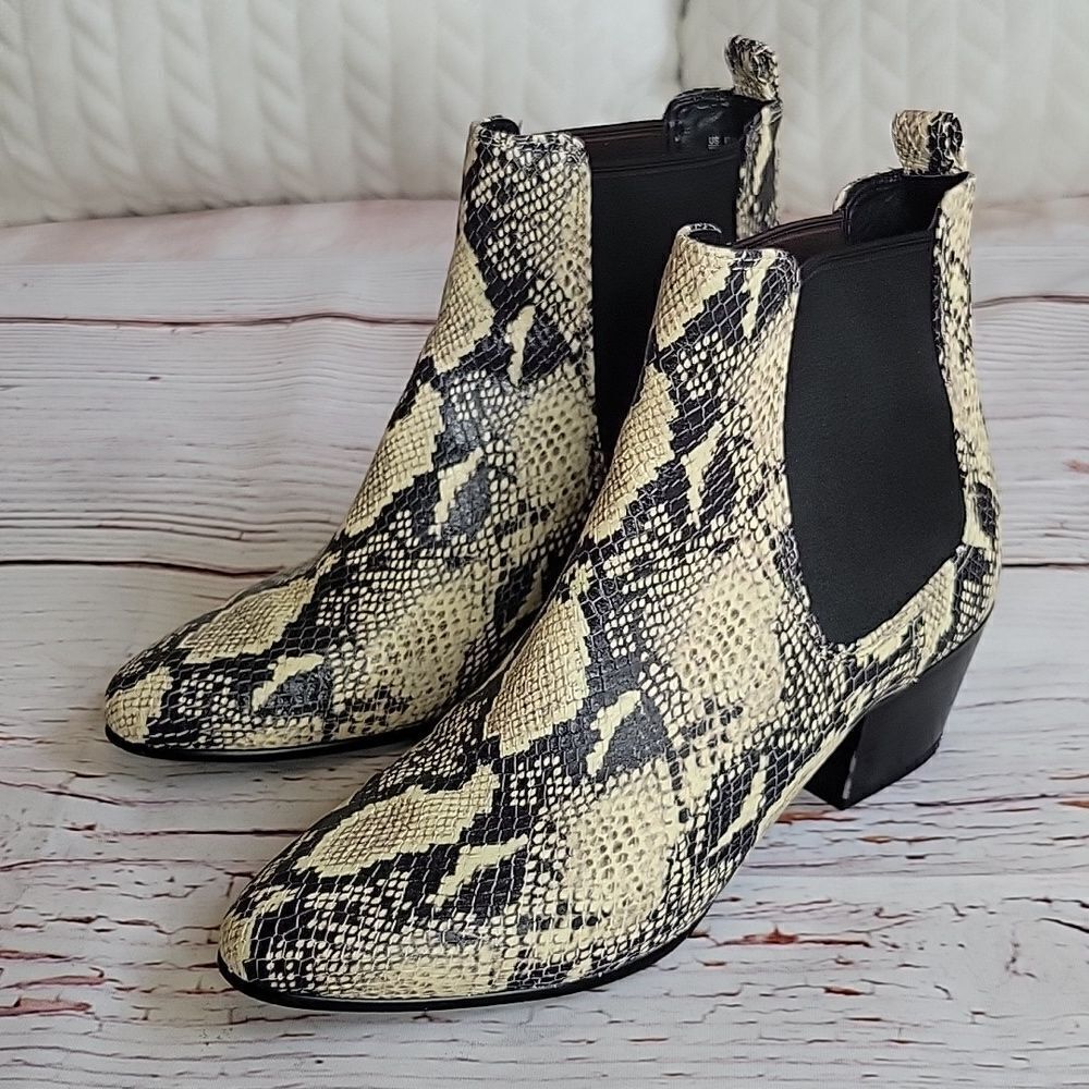 SAM EDELMAN Western Styled Snake Patterned Ankle Boots Size 7 - Picture 2 of 9